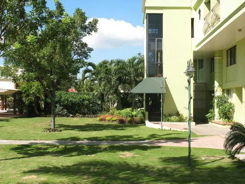 ***  The Knutsford Court Hotel Kingston Jamaica
